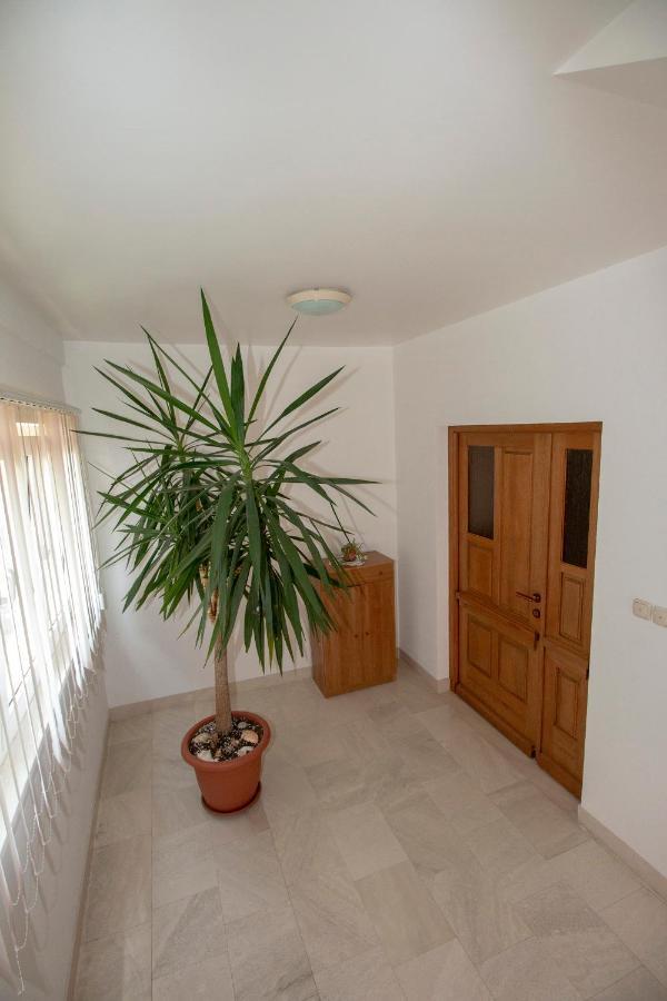 Apartmani Vrljicak Omiš Exterior foto